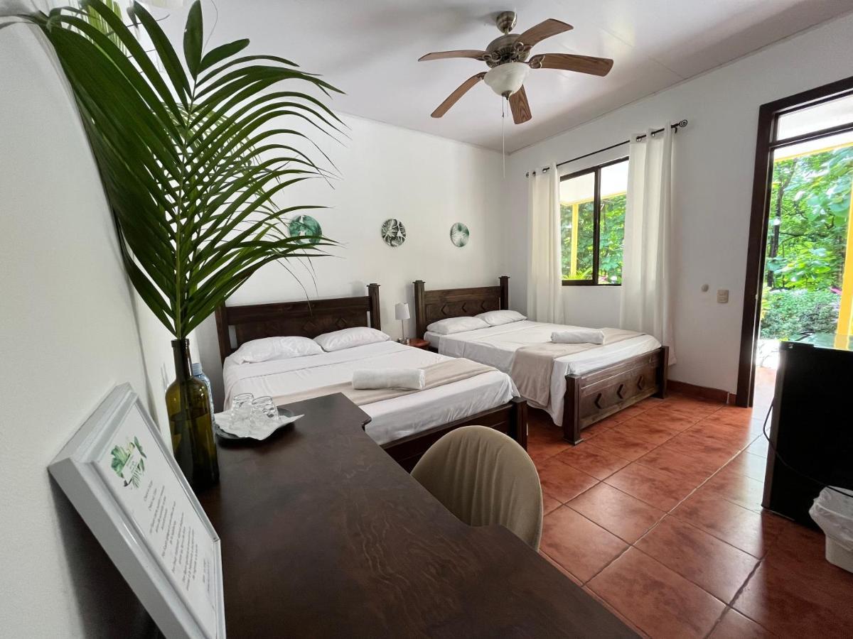 La Jungla Bed and Breakfast Puerto Carrillo Eksteriør billede