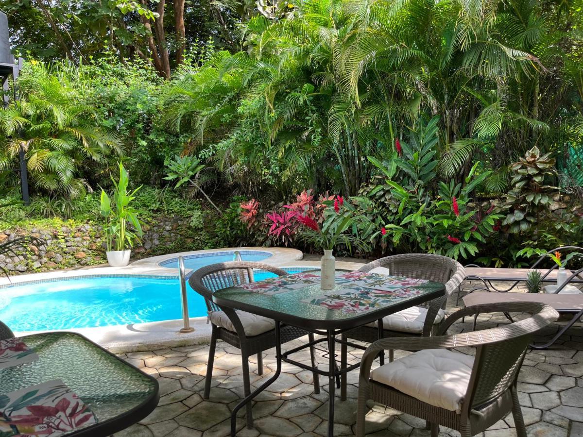 La Jungla Bed and Breakfast Puerto Carrillo Eksteriør billede